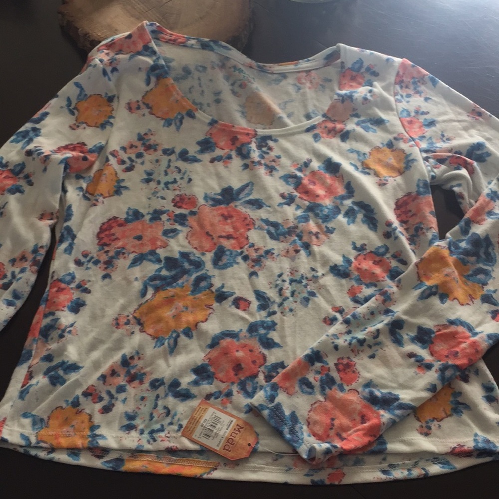 Long sleeve floral top